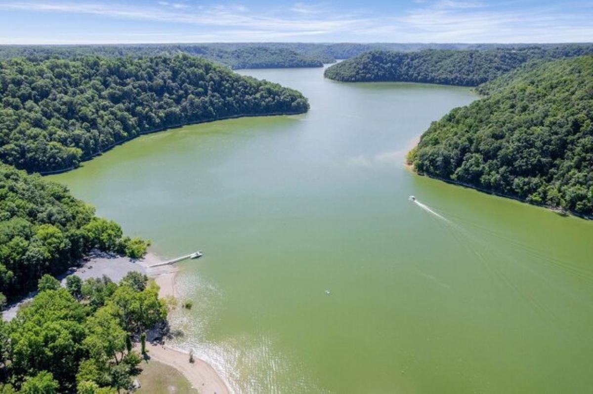 Picture of Home For Sale in Sparta, Tennessee, United States