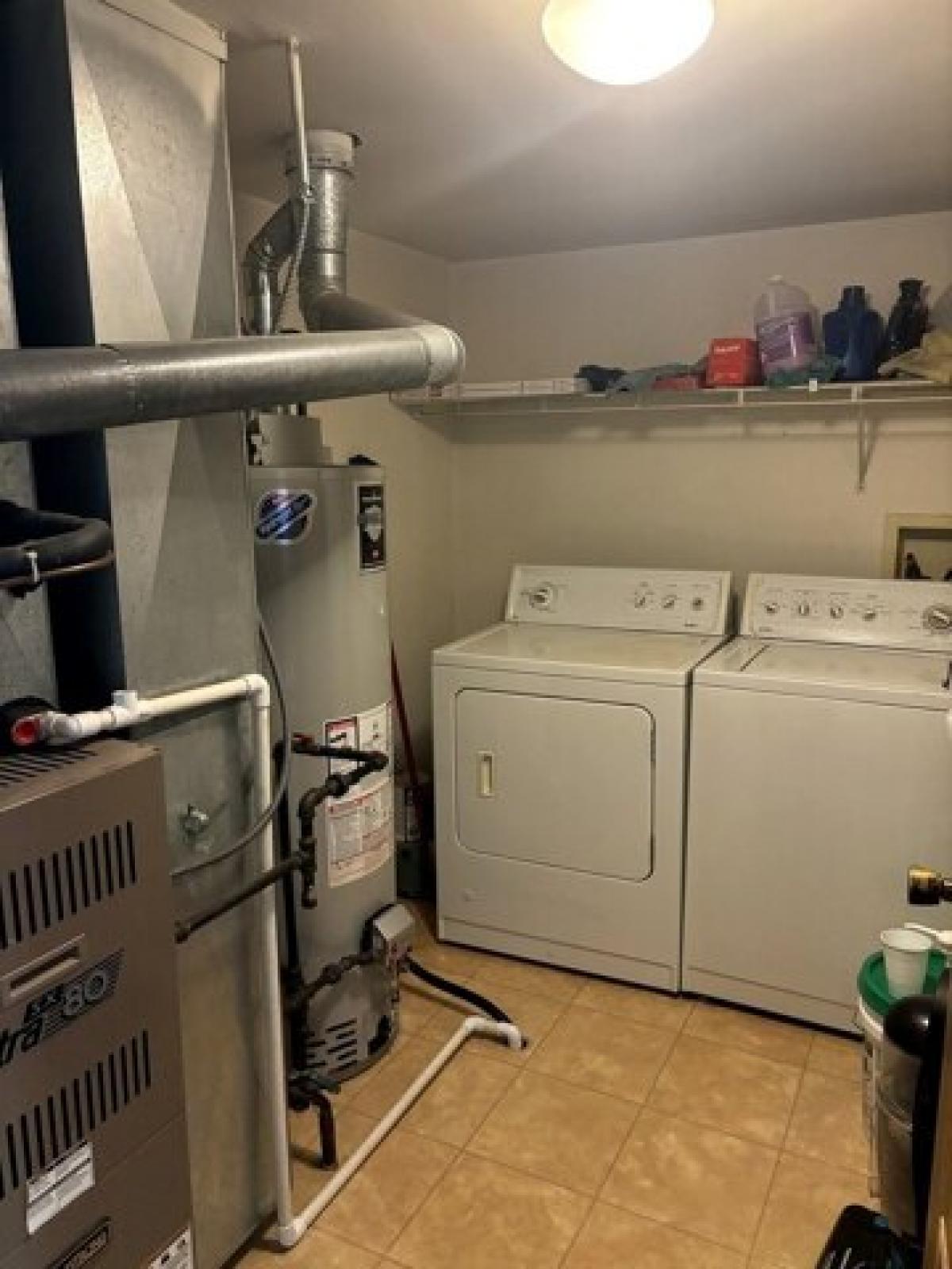 Picture of Home For Sale in Joliet, Illinois, United States