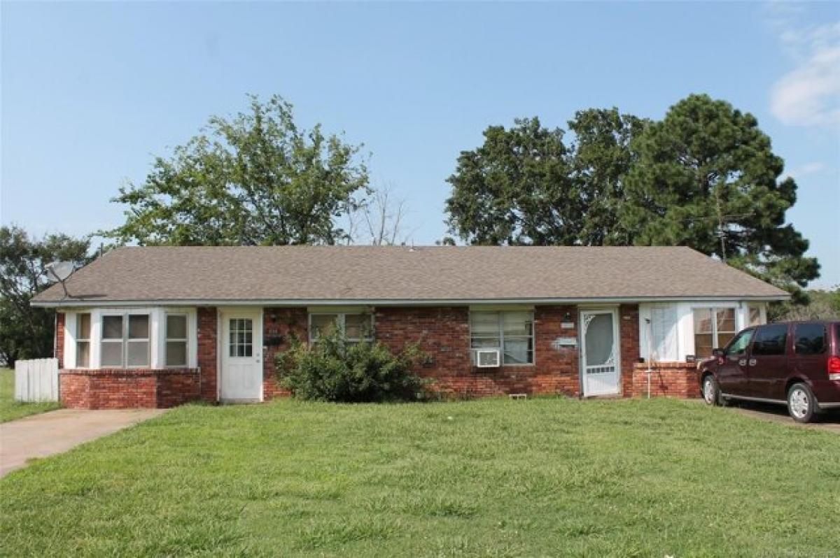 Picture of Home For Sale in McAlester, Oklahoma, United States