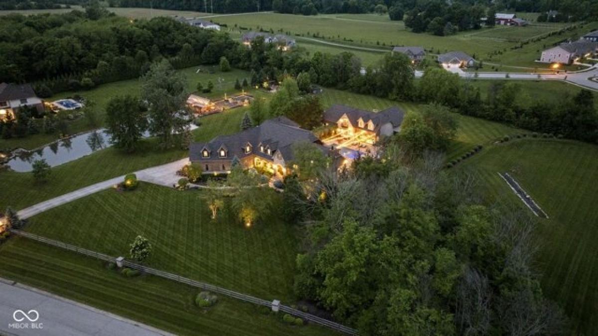 Picture of Home For Sale in Noblesville, Indiana, United States