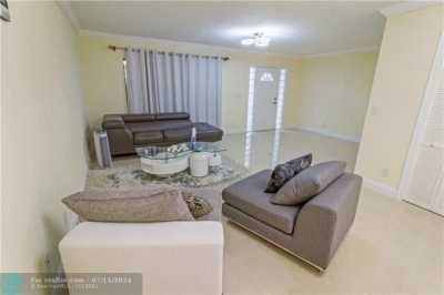 Home For Rent in Coral Springs, Florida