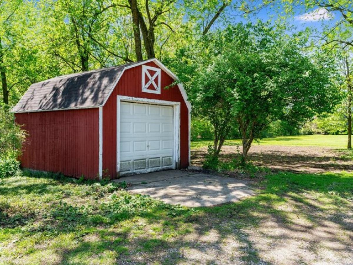 Picture of Home For Sale in Naperville, Illinois, United States