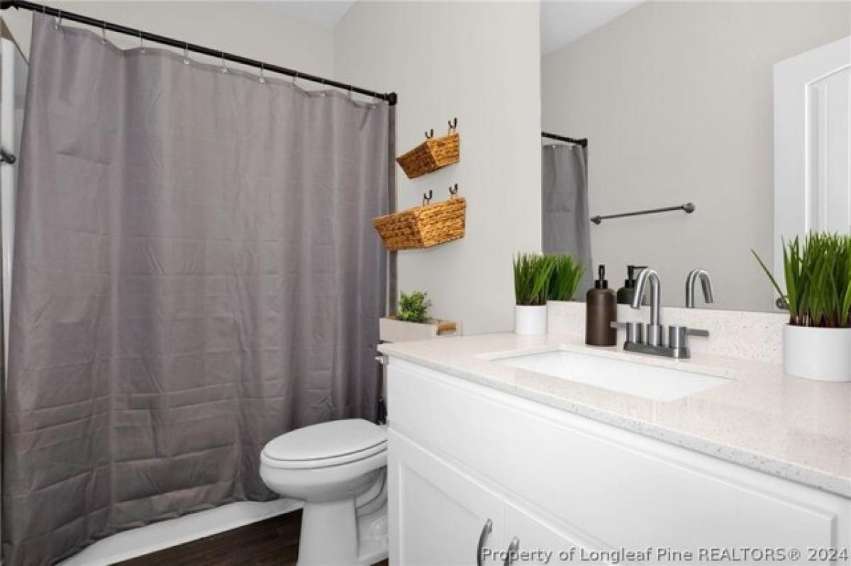 Picture of Home For Sale in Raeford, North Carolina, United States