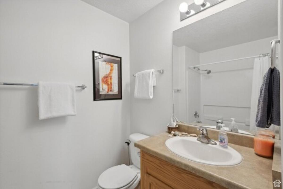 Picture of Home For Sale in West Valley City, Utah, United States