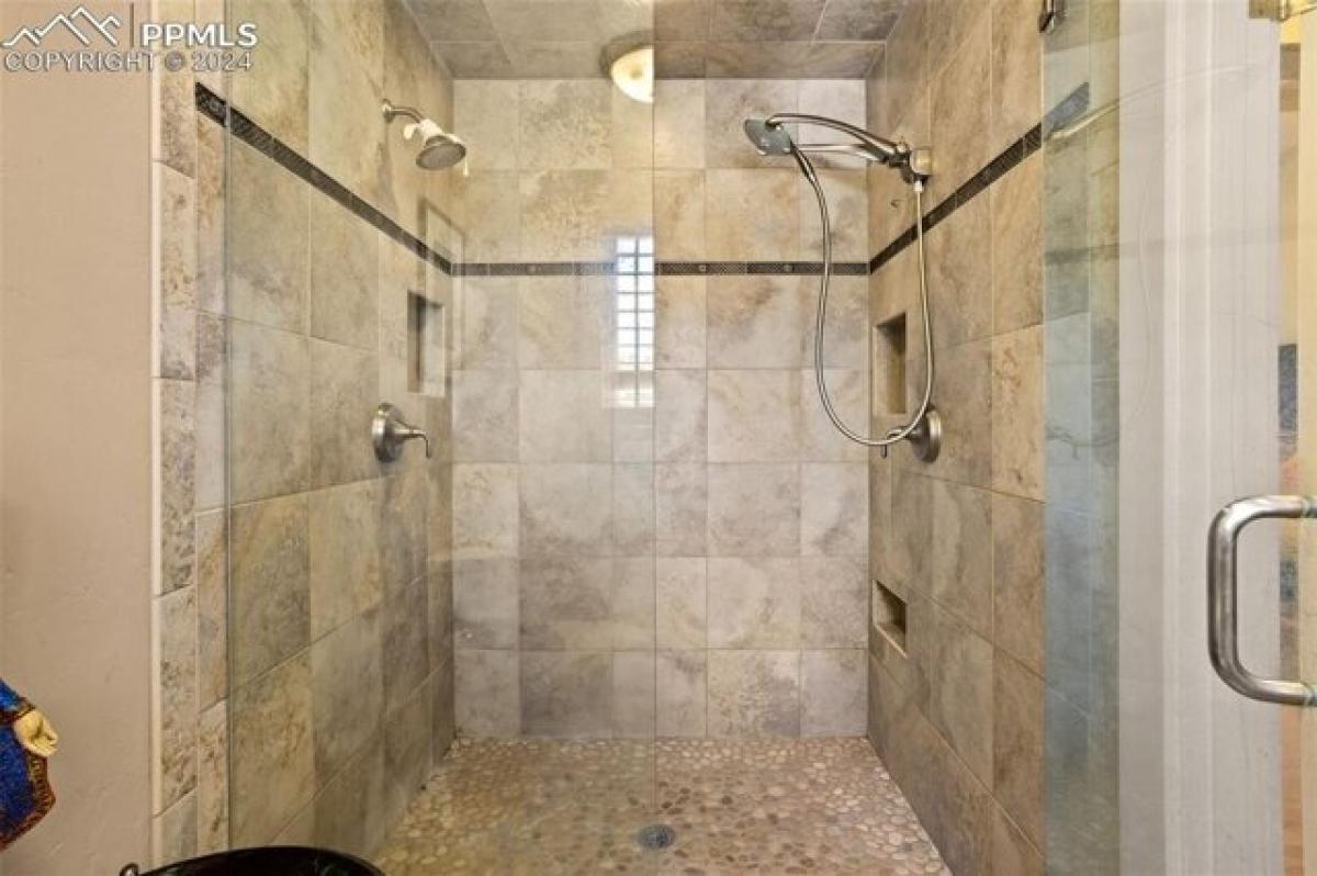 Picture of Home For Sale in Woodland Park, Colorado, United States