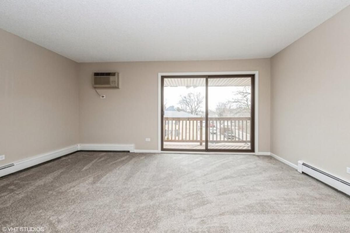 Picture of Home For Sale in Tinley Park, Illinois, United States