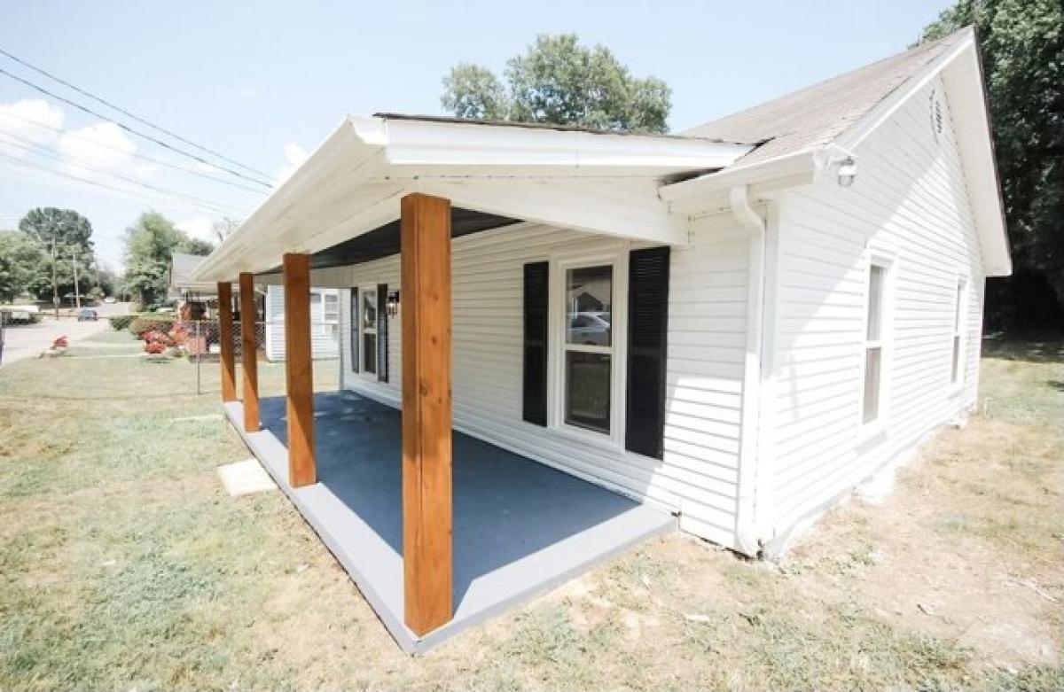 Picture of Home For Sale in Columbia, Tennessee, United States