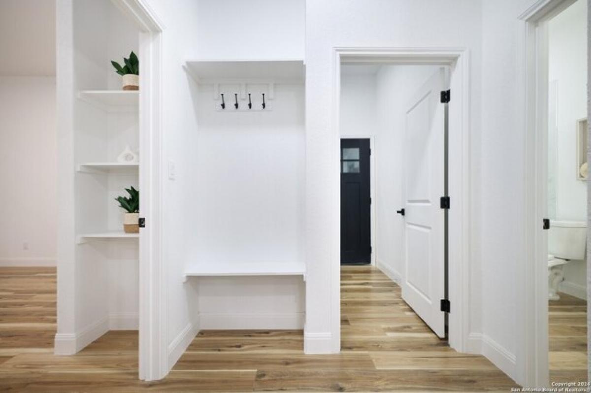 Picture of Home For Sale in Spring Branch, Texas, United States