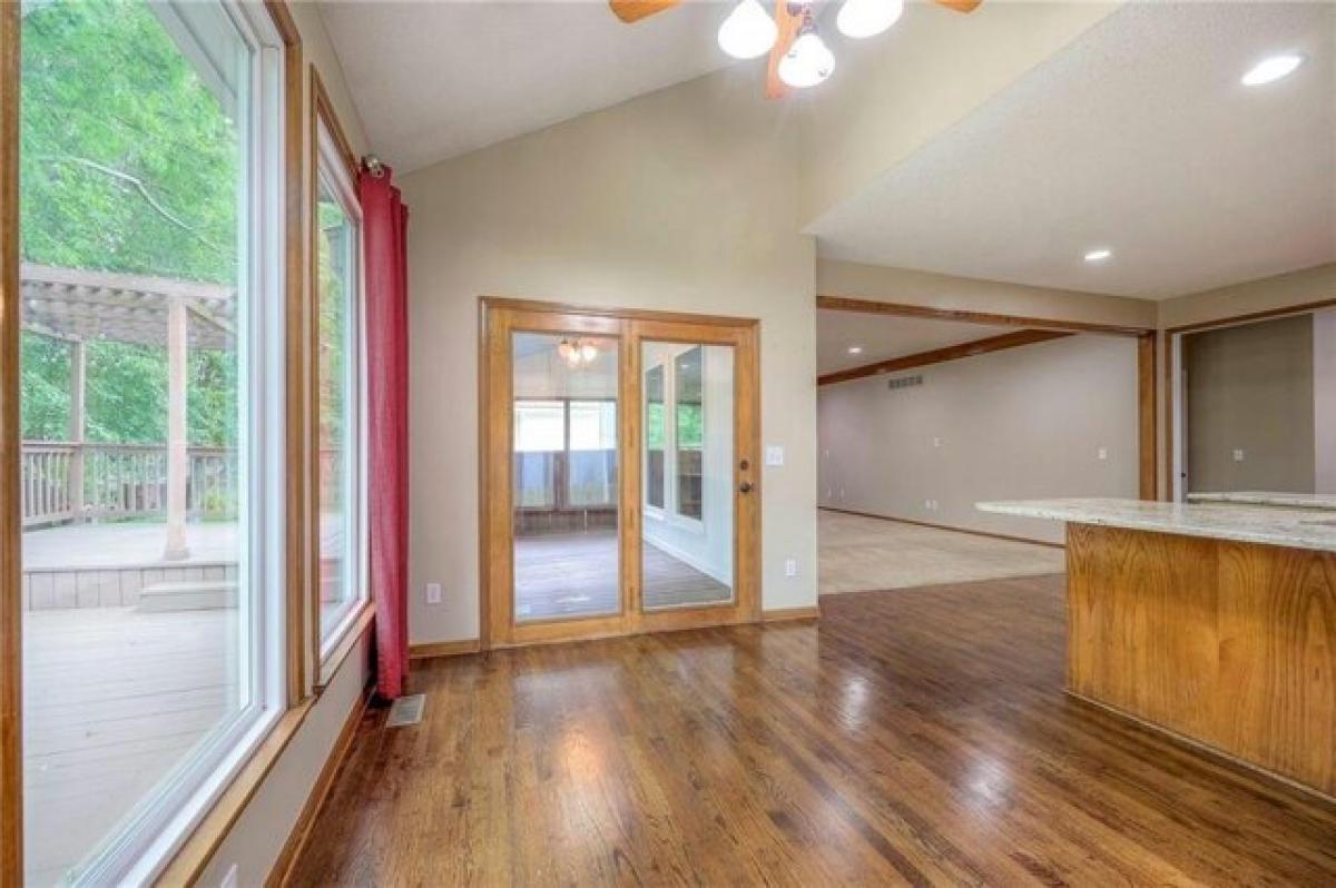 Picture of Home For Sale in Olathe, Kansas, United States