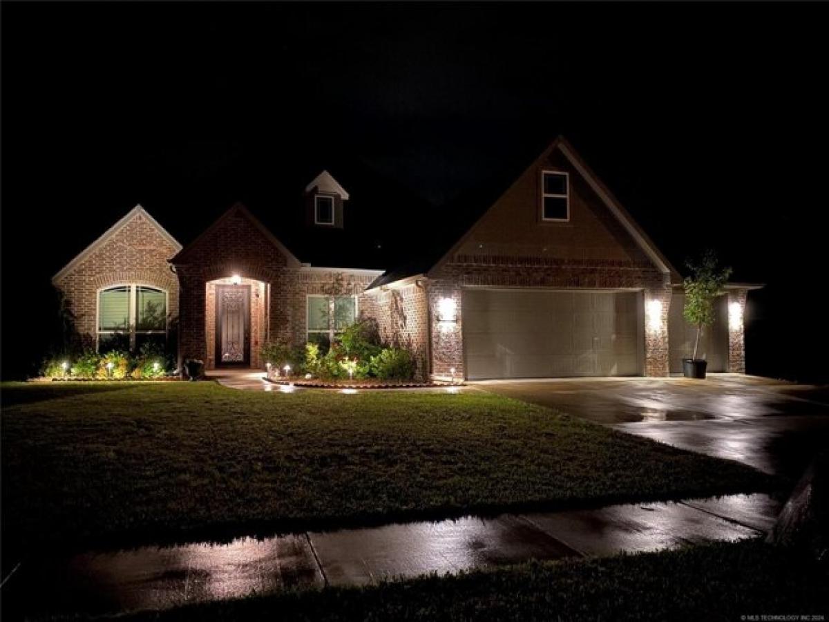 Picture of Home For Sale in Broken Arrow, Oklahoma, United States