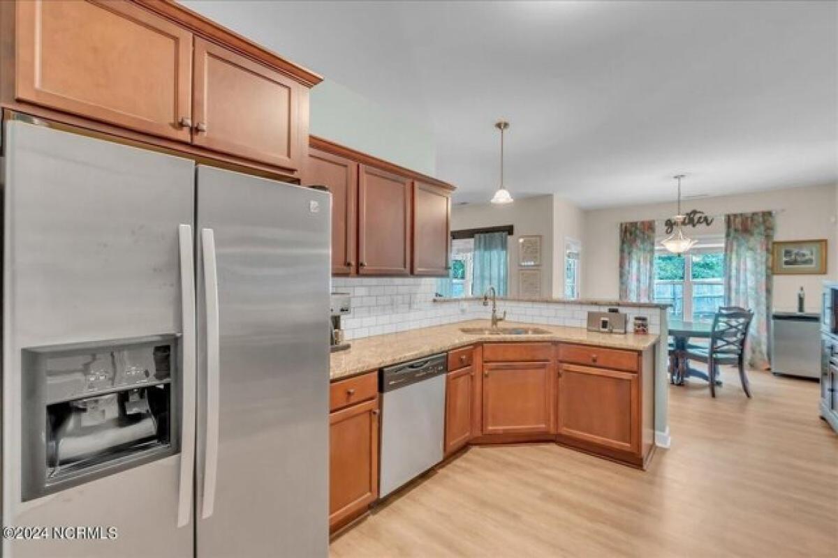 Picture of Home For Sale in Jacksonville, North Carolina, United States