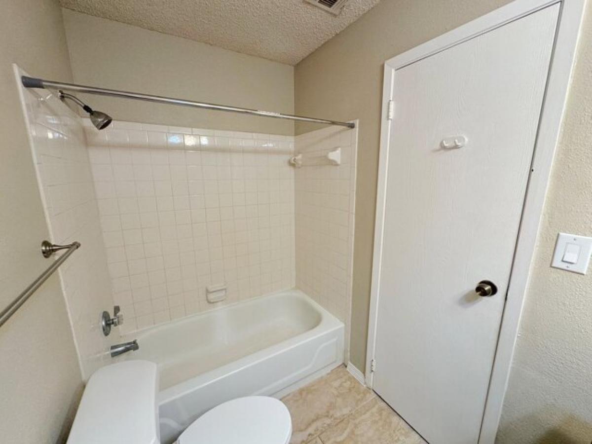 Picture of Home For Sale in Dickinson, Texas, United States