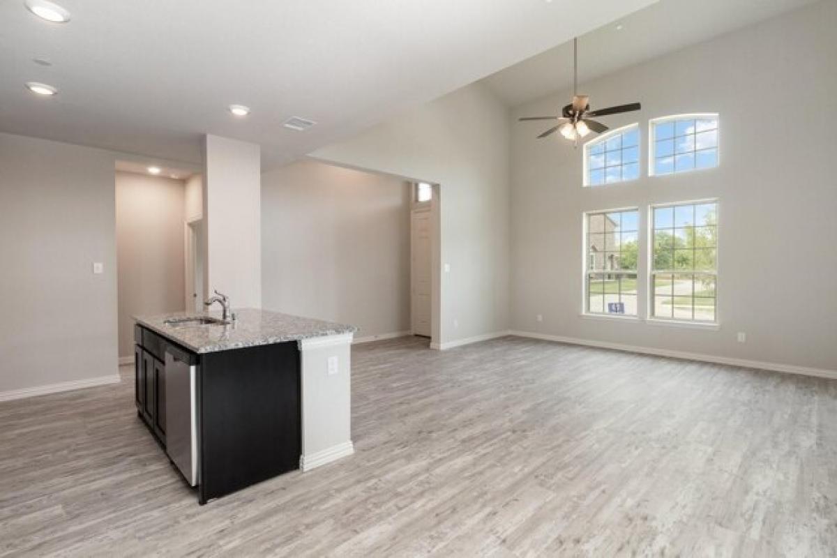 Picture of Home For Sale in Denton, Texas, United States