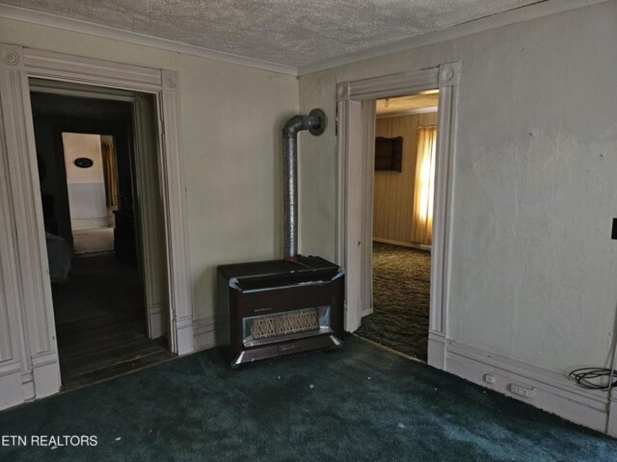 Picture of Home For Sale in Middlesboro, Kentucky, United States