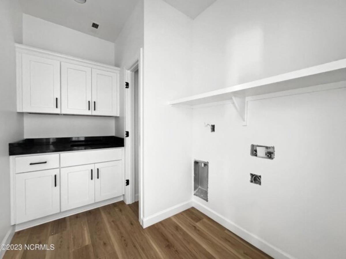 Picture of Home For Sale in Elizabeth City, North Carolina, United States