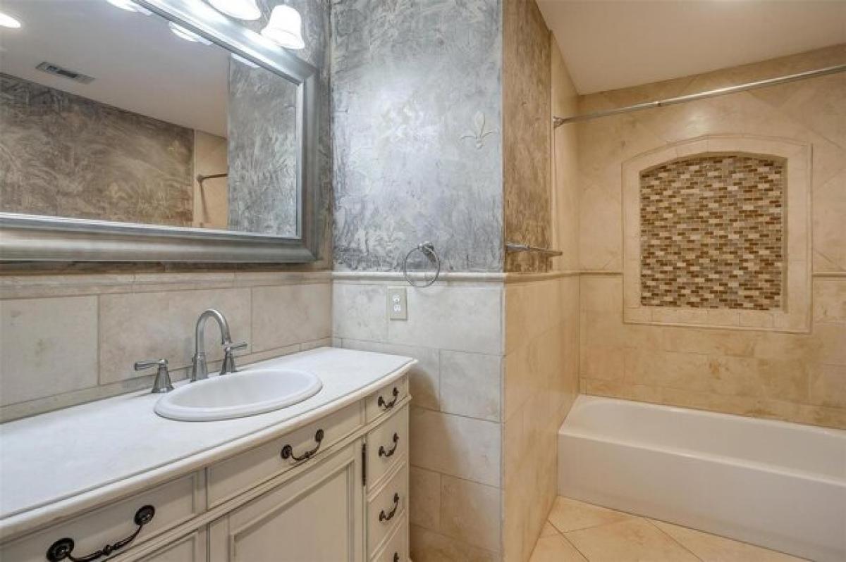 Picture of Home For Sale in Burleson, Texas, United States