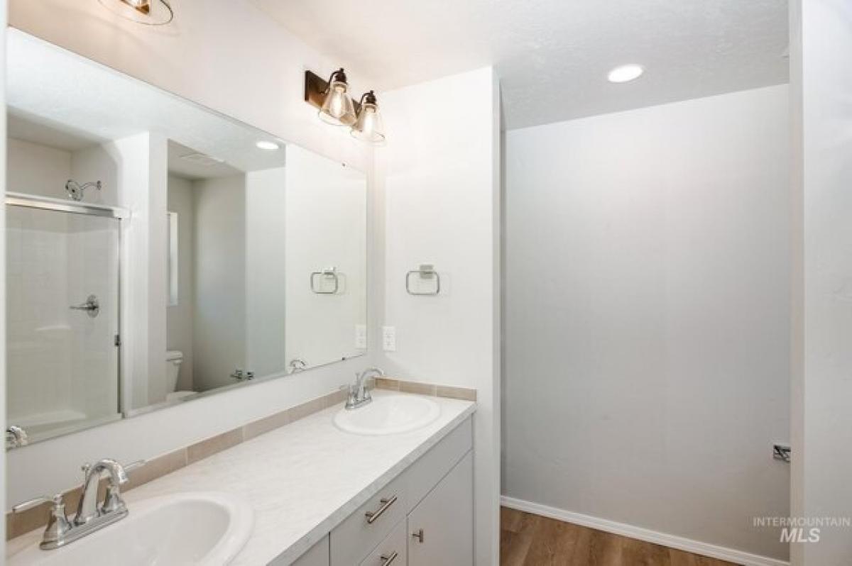 Picture of Home For Sale in Caldwell, Idaho, United States