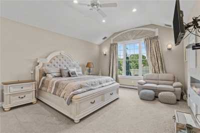 Home For Sale in Lincoln, Rhode Island