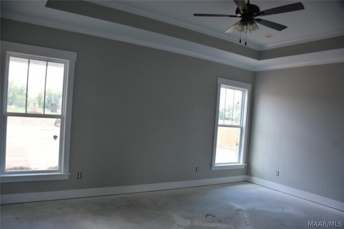 Picture of Home For Sale in Enterprise, Alabama, United States