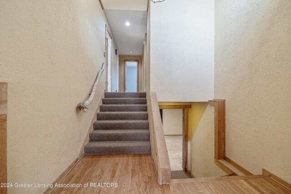 Picture of Home For Sale in Lansing, Michigan, United States