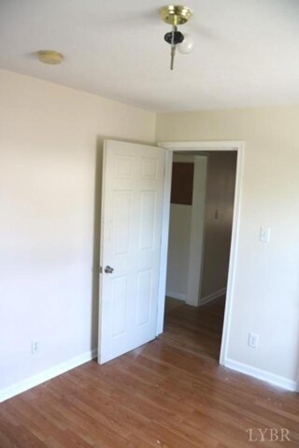 Picture of Home For Sale in Lynchburg, Virginia, United States