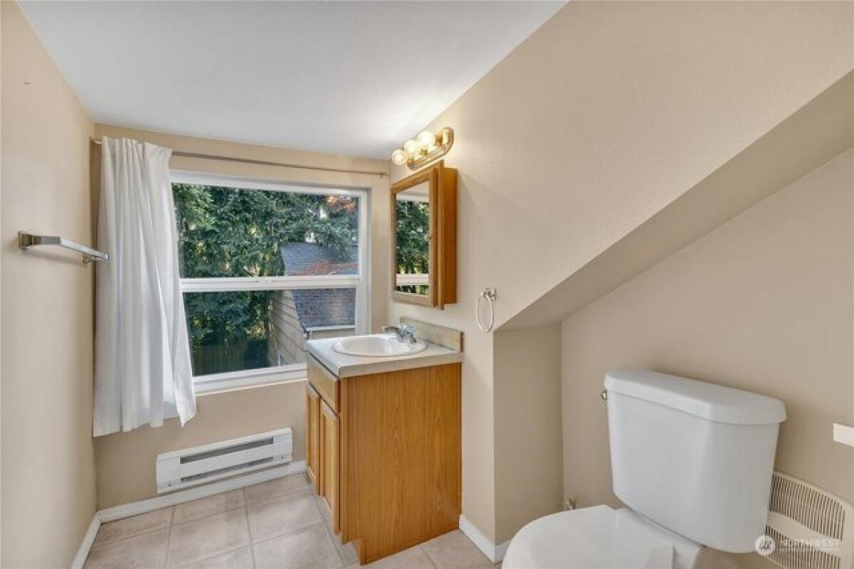 Picture of Home For Sale in Lacey, Washington, United States