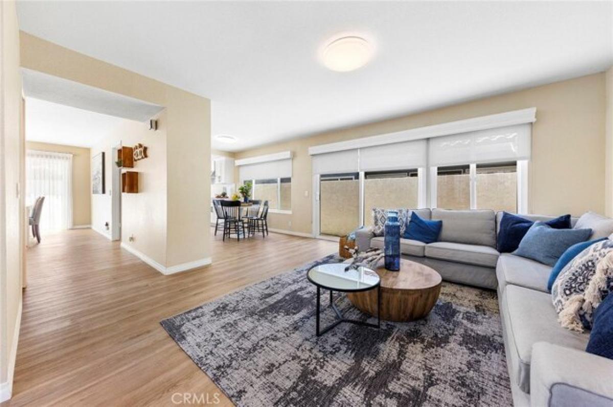 Picture of Home For Sale in Irvine, California, United States