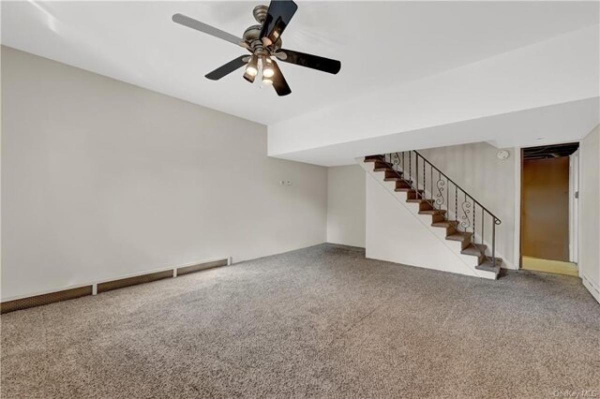 Picture of Home For Sale in White Plains, New York, United States