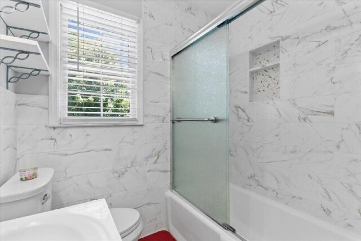 Picture of Home For Sale in Dalton, Georgia, United States