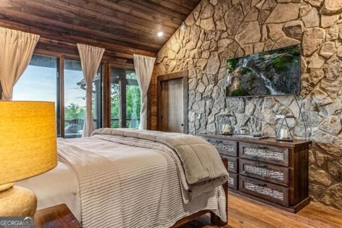 Picture of Home For Sale in Mineral Bluff, Georgia, United States