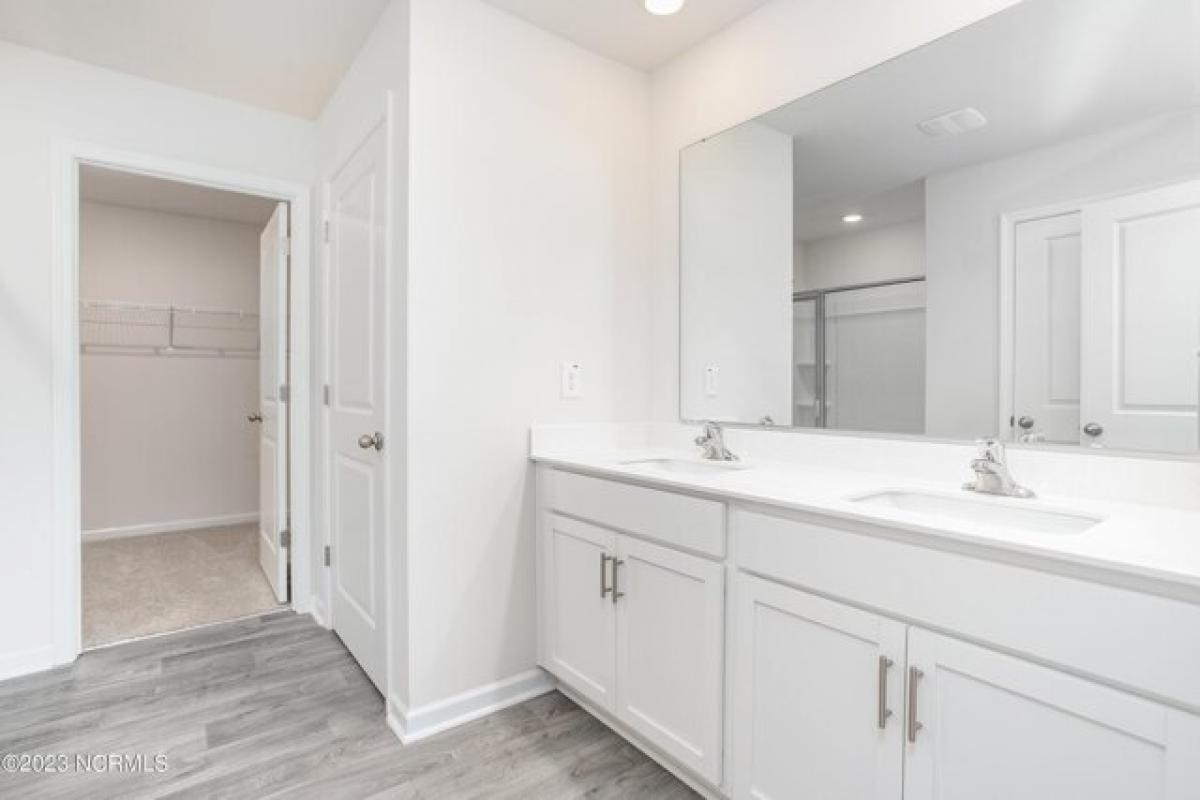 Picture of Home For Sale in New Bern, North Carolina, United States