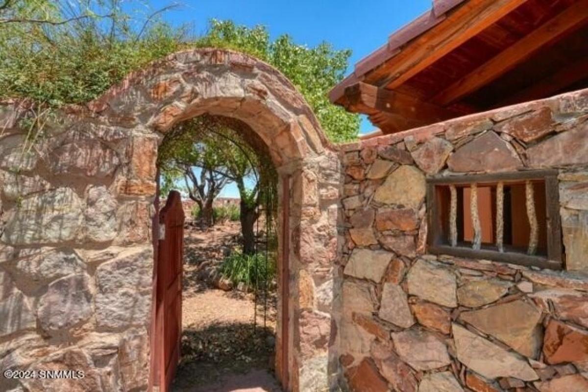 Picture of Home For Sale in Las Cruces, New Mexico, United States