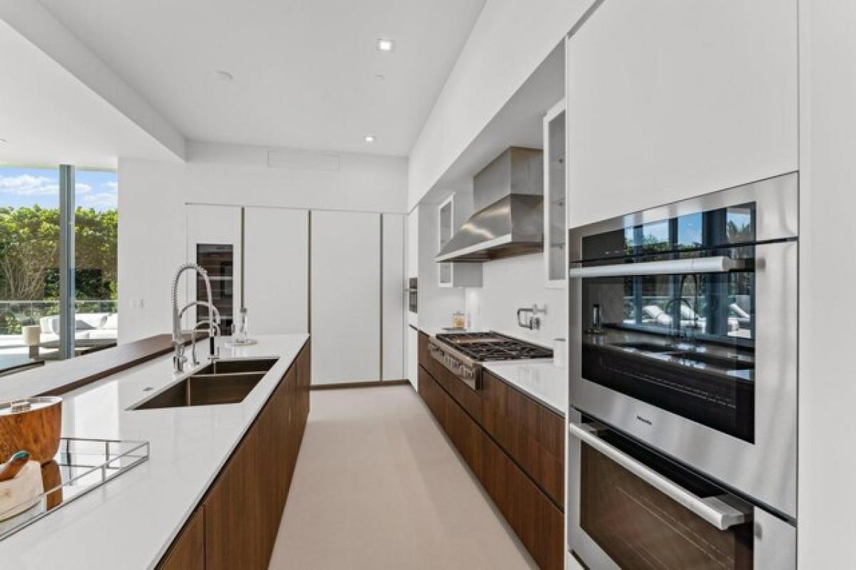 Picture of Home For Sale in Tequesta, Florida, United States