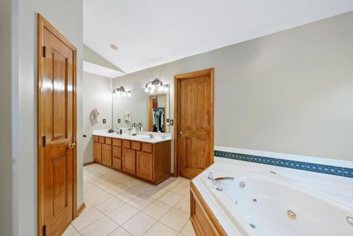 Picture of Home For Sale in Dublin, Ohio, United States