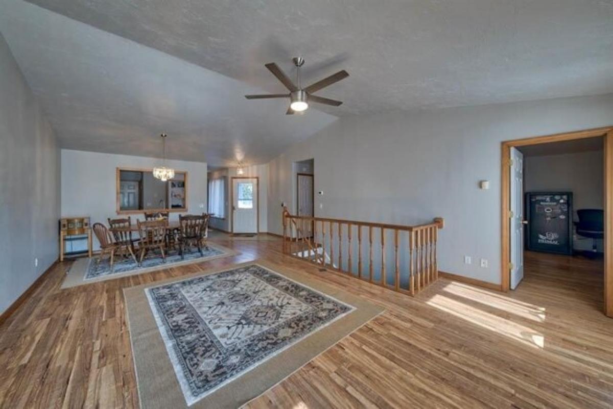 Picture of Home For Sale in Cody, Wyoming, United States