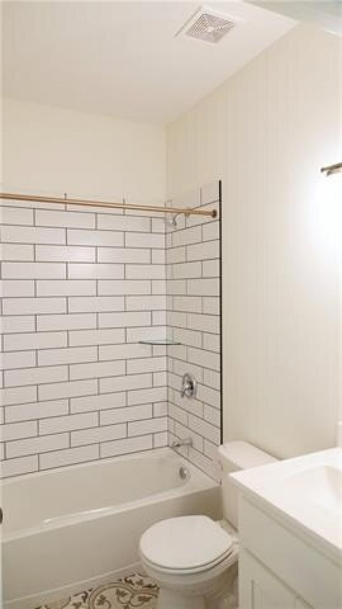 Picture of Home For Sale in Shawnee, Kansas, United States