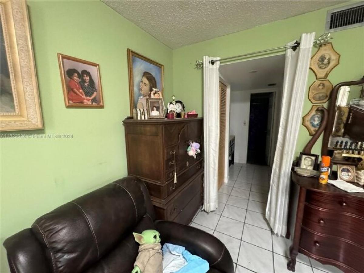 Picture of Home For Sale in Hialeah, Florida, United States