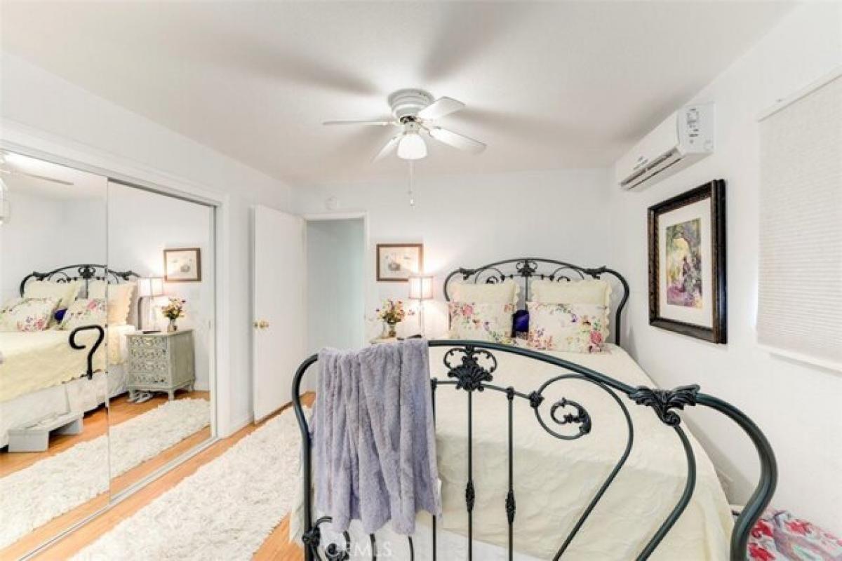 Picture of Home For Sale in Costa Mesa, California, United States