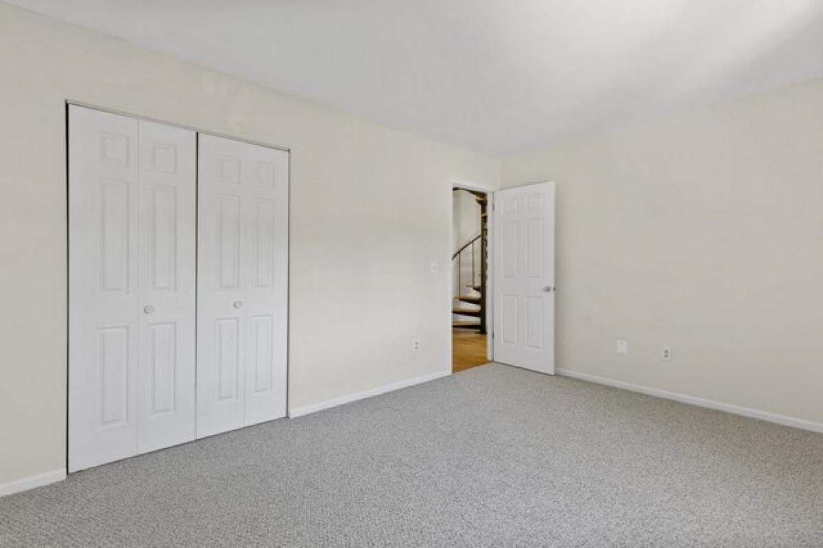 Picture of Home For Sale in Old Saybrook, Connecticut, United States