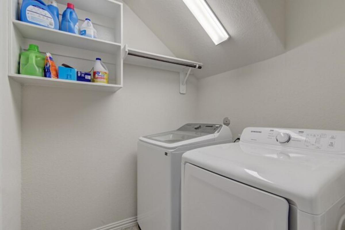 Picture of Home For Sale in Dickinson, Texas, United States