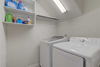 Home For Sale in Dickinson, Texas