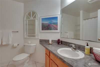 Home For Sale in Rainier, Washington