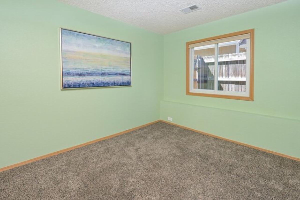 Picture of Home For Sale in Longmont, Colorado, United States