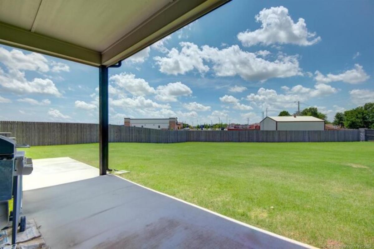 Picture of Home For Sale in Owasso, Oklahoma, United States