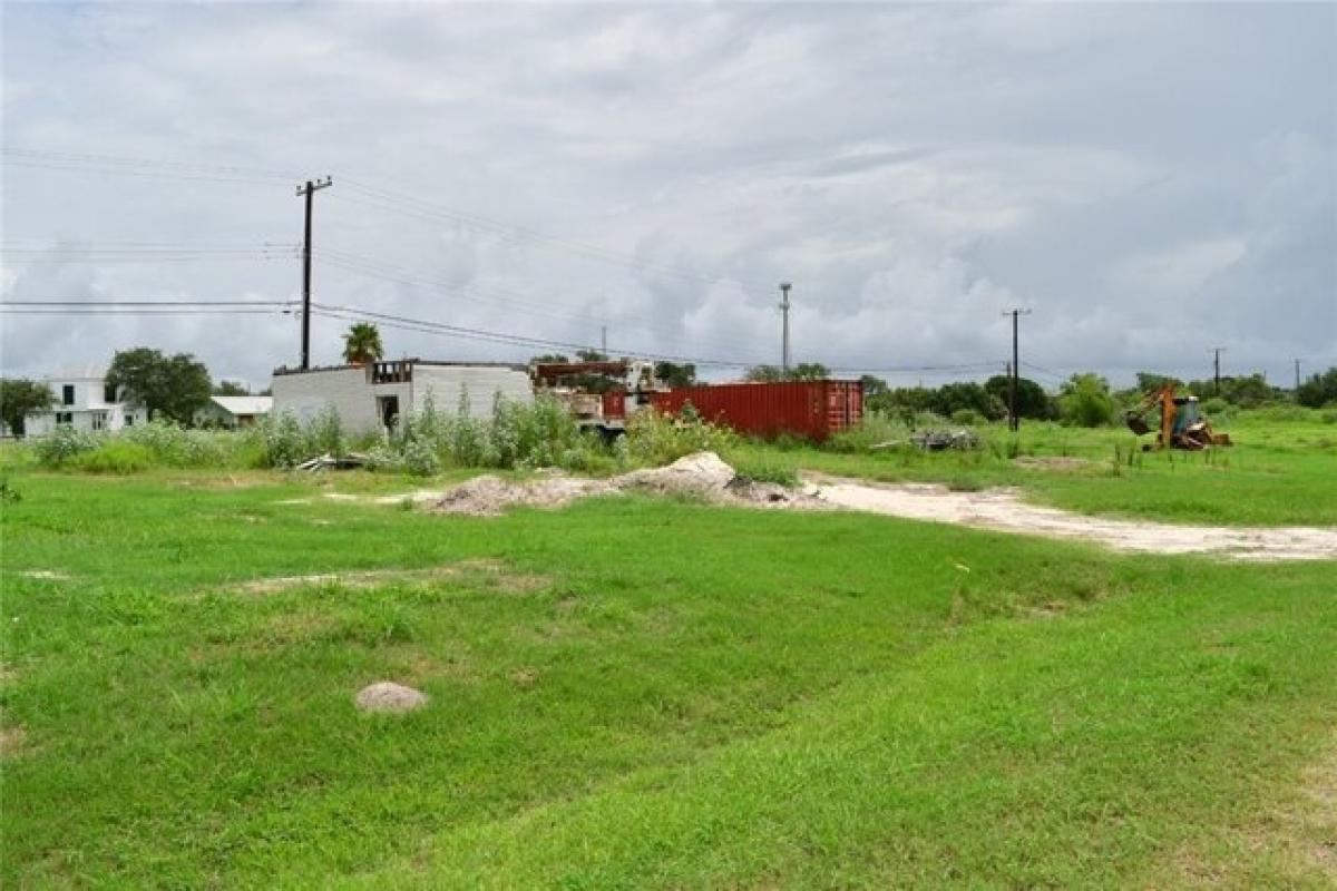 Picture of Residential Land For Sale in Rockport, Texas, United States