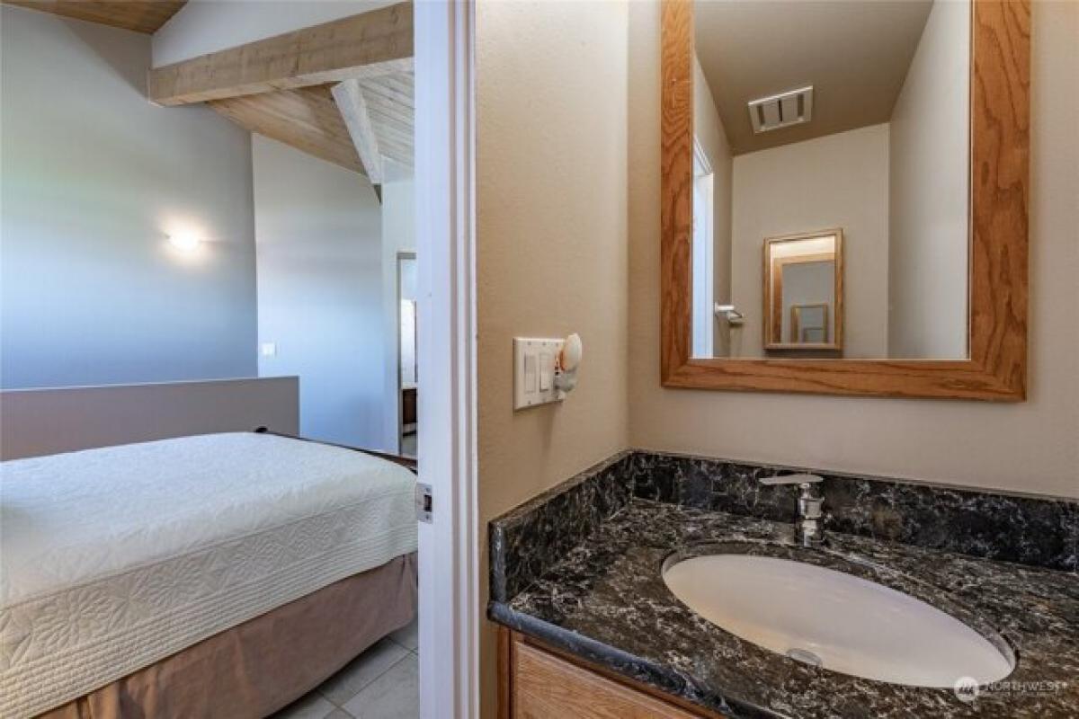 Picture of Home For Sale in Blaine, Washington, United States