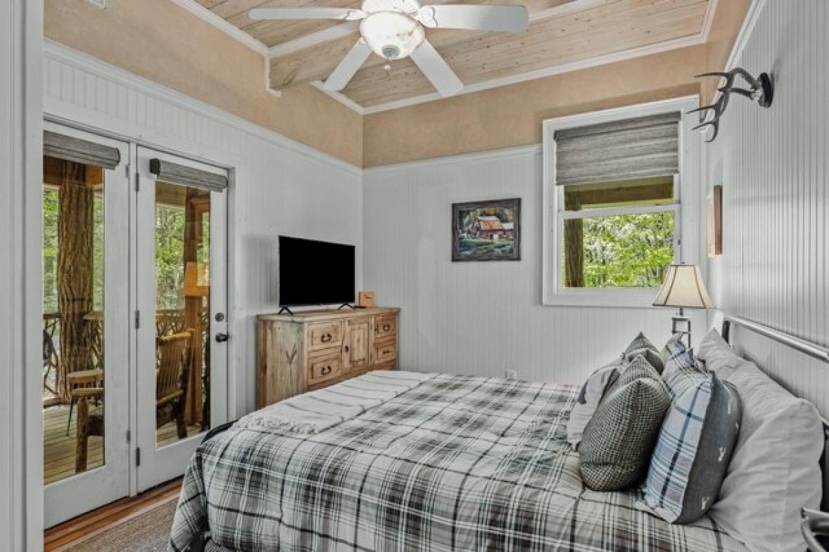 Picture of Home For Sale in Highlands, North Carolina, United States