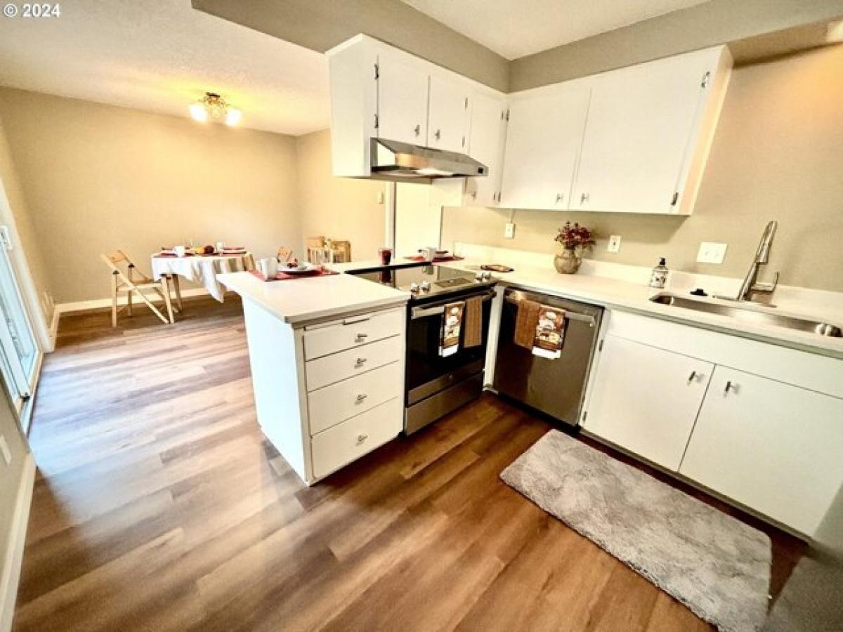 Picture of Home For Sale in Beaverton, Oregon, United States