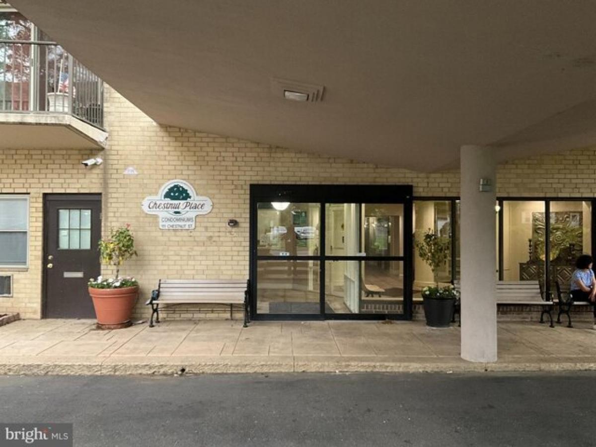 Picture of Home For Sale in Cherry Hill, New Jersey, United States