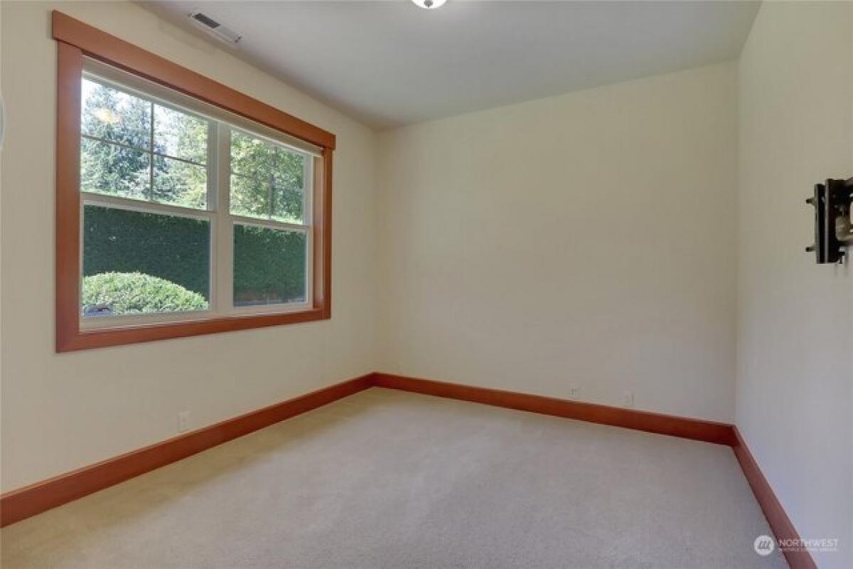 Picture of Home For Sale in Tacoma, Washington, United States